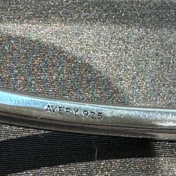 James Avery Sterling Silver Medium Trinity Bangle. - Picture 5 of 5